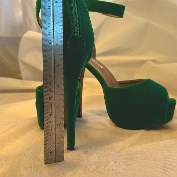 Emerald Green Velvet Peep Toe Pumps - Picture 4 of 4